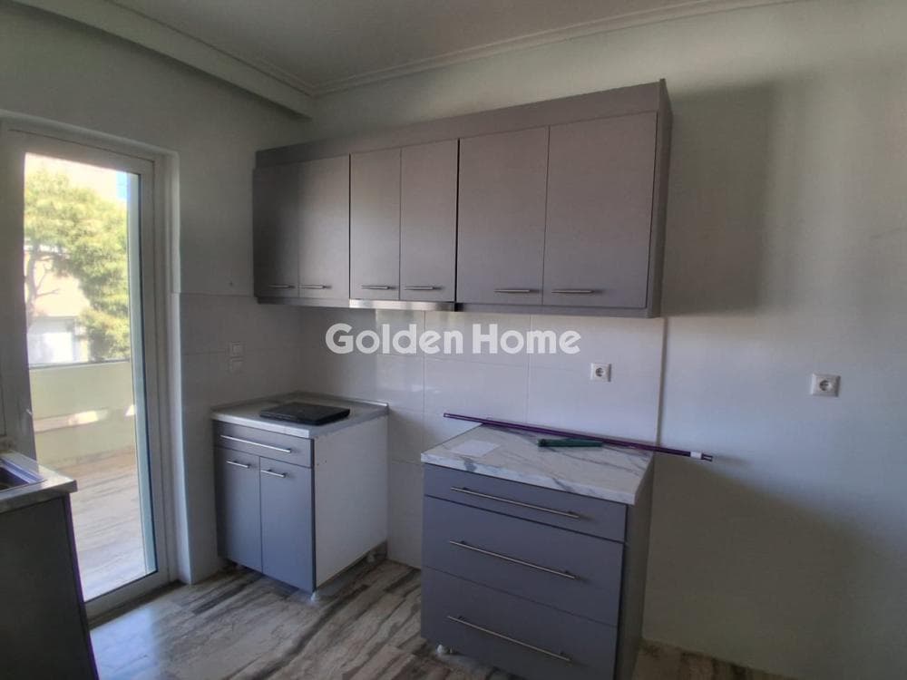 Apartment in ERT, Agia Paraskevi — Photo 4 of 11