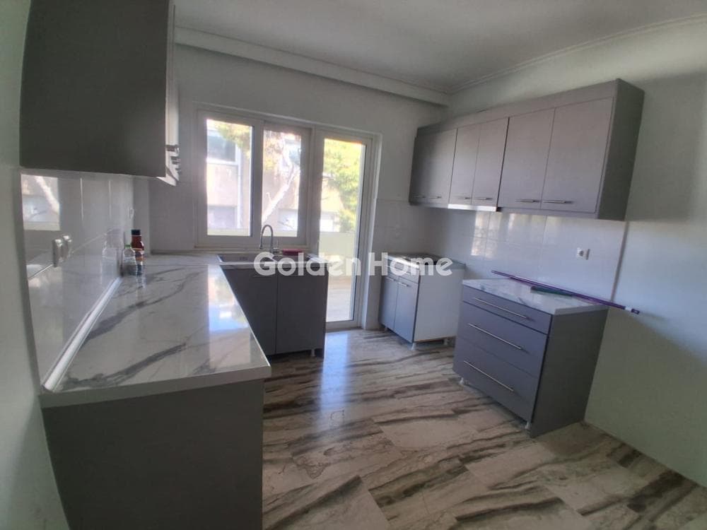 Apartment in ERT, Agia Paraskevi — Photo 5 of 11