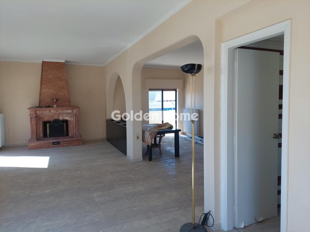 Apartment in Ampelakia, Alimos — Photo 1 of 28