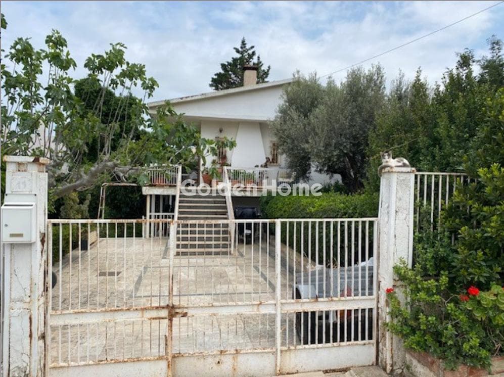 House in Porto Rafti, Vravrona — Photo 1 of 2