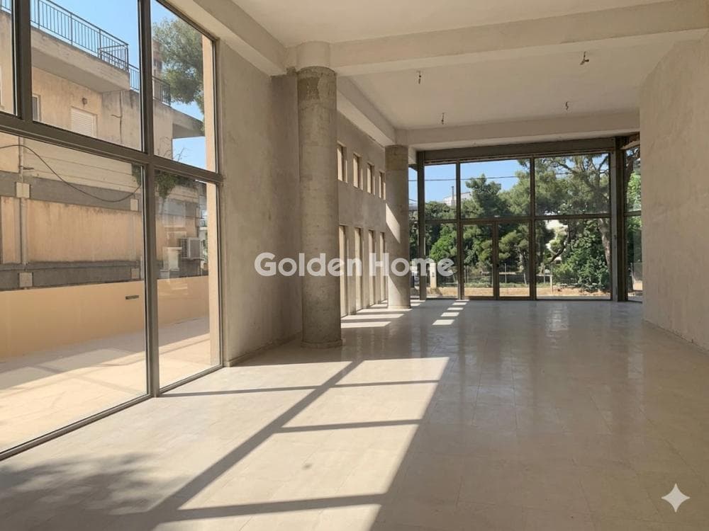 Retail Store in Center, Kifisia — Photo 1 of 4