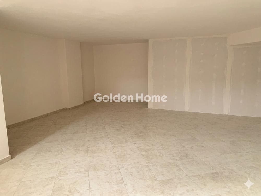 Retail Store in Center, Kifisia — Photo 4 of 5