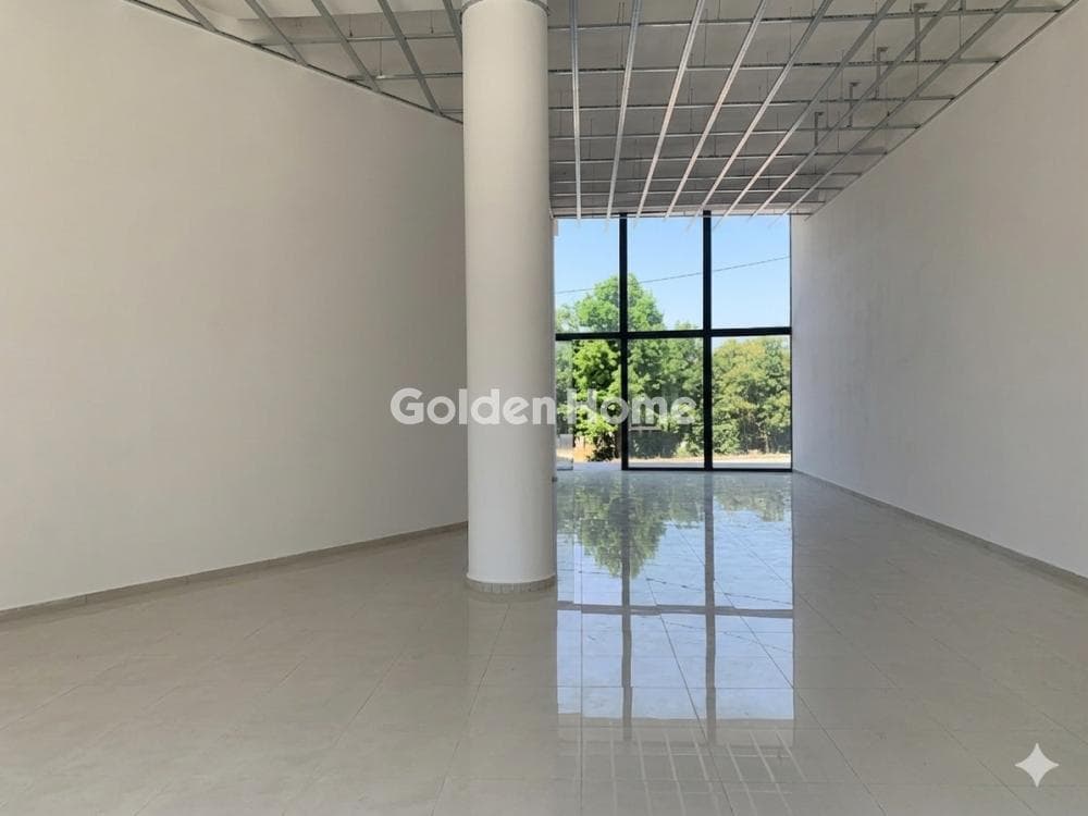 Retail Store in Center, Kifisia — Photo 1 of 5