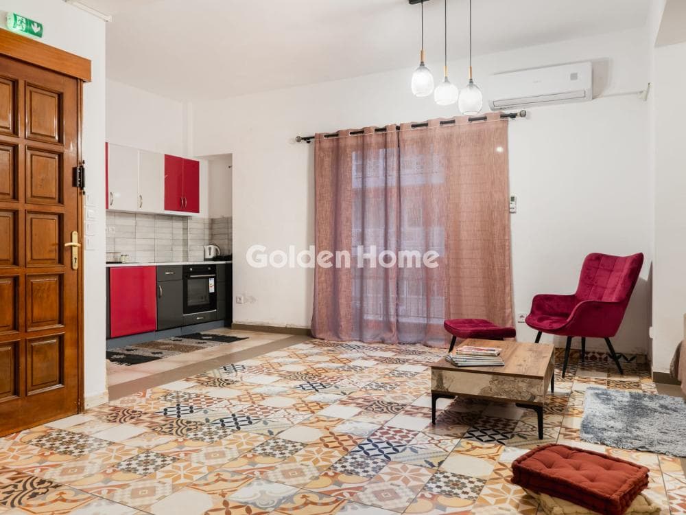 Apartment in Eleftherias square, Koridallos — Photo 1 of 16