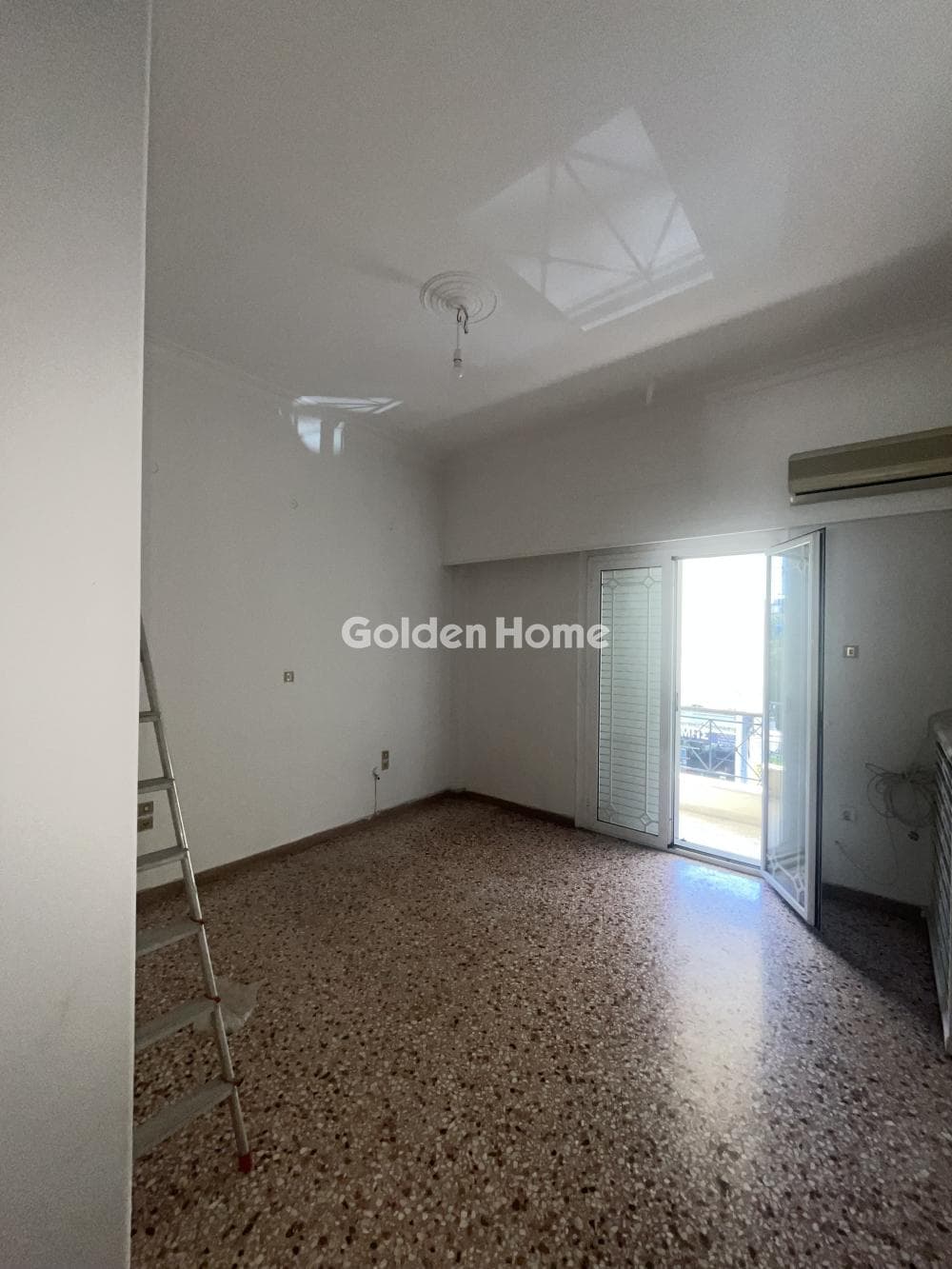 Apartment in Center, Petroupoli — Photo 6 of 15