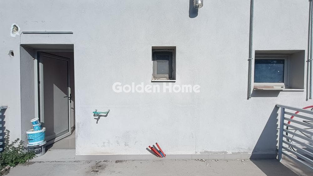 Retail Store in Center, Oreokastro — Photo 18 of 18