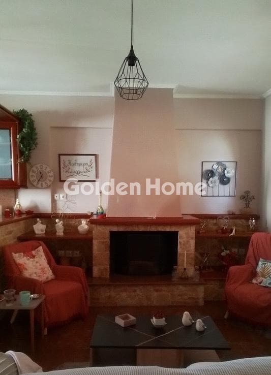 Apartment in Palaia Kokkinia, Piraeus — Photo 1 of 13
