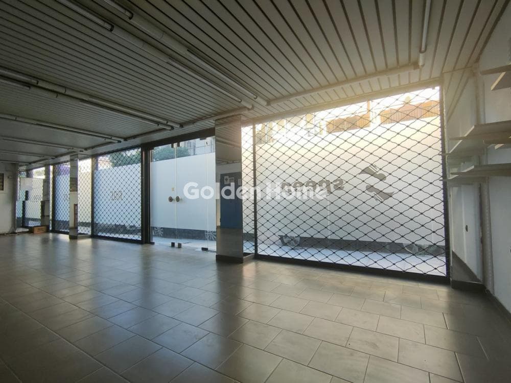 Retail Store in Lazarou, Nea Ionia — Photo 3 of 11