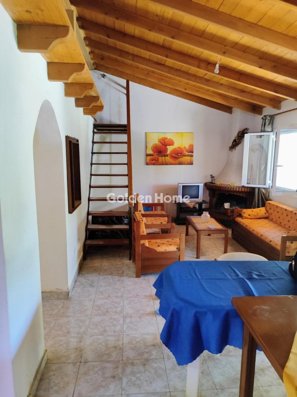 House in Agios Athanasios, Salamina — Photo 1 of 21