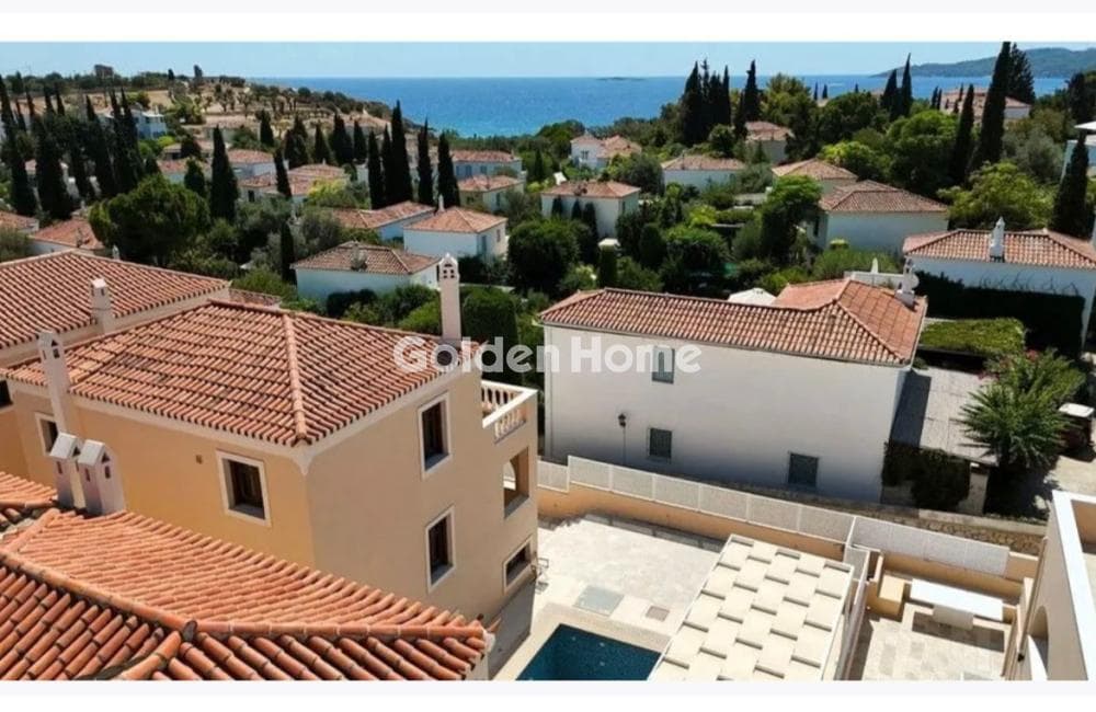 House in Kouzounos, Spetses — Photo 2 of 24