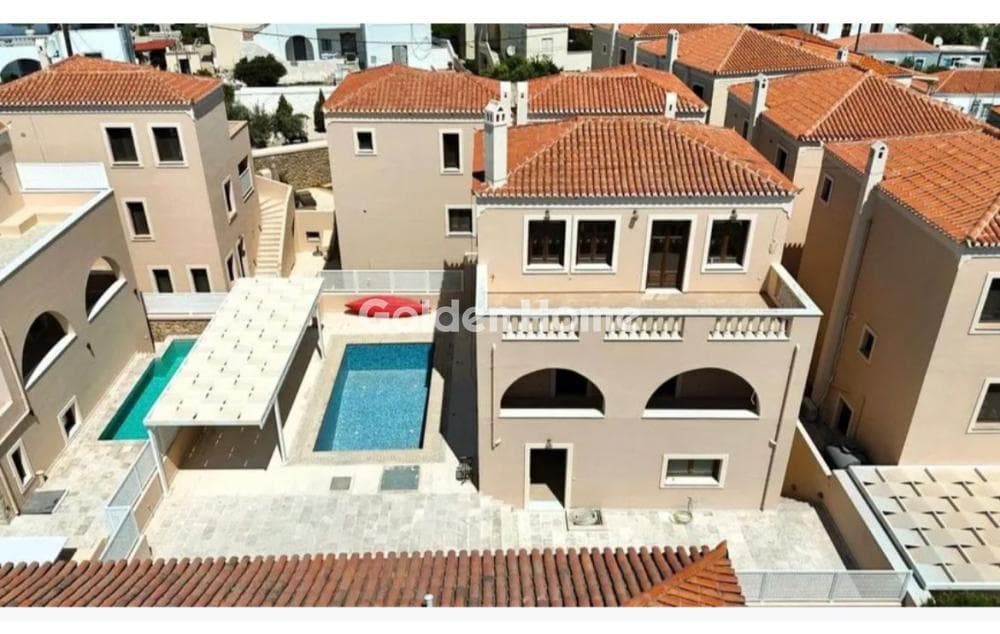 House in Kouzounos, Spetses — Photo 4 of 24