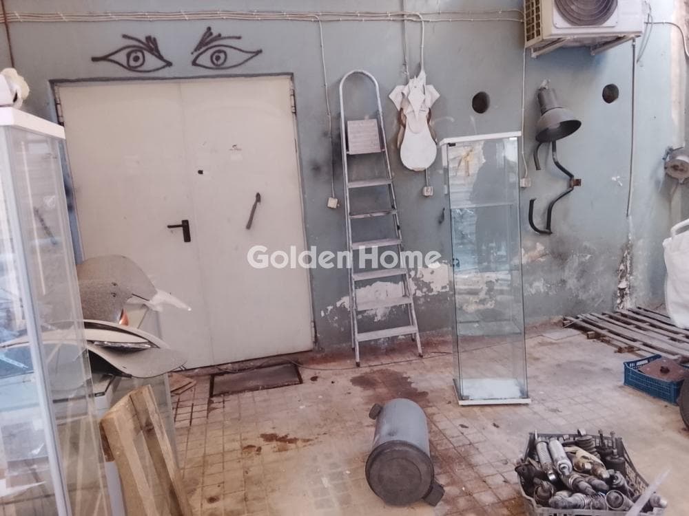 Retail Store in Center, Dafni — Photo 13 of 15