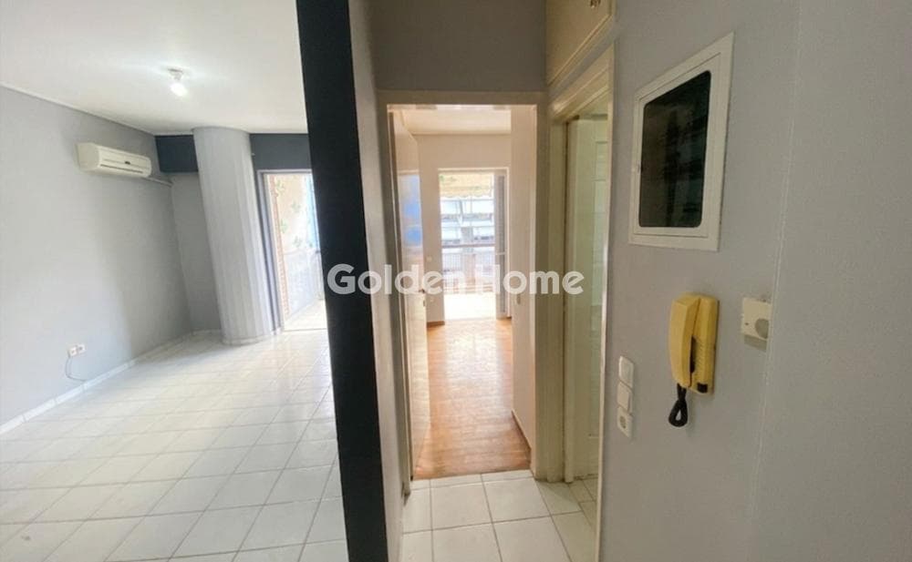 Apartment in Agia Paraskevi, Nea Smyrni — Photo 2 of 8