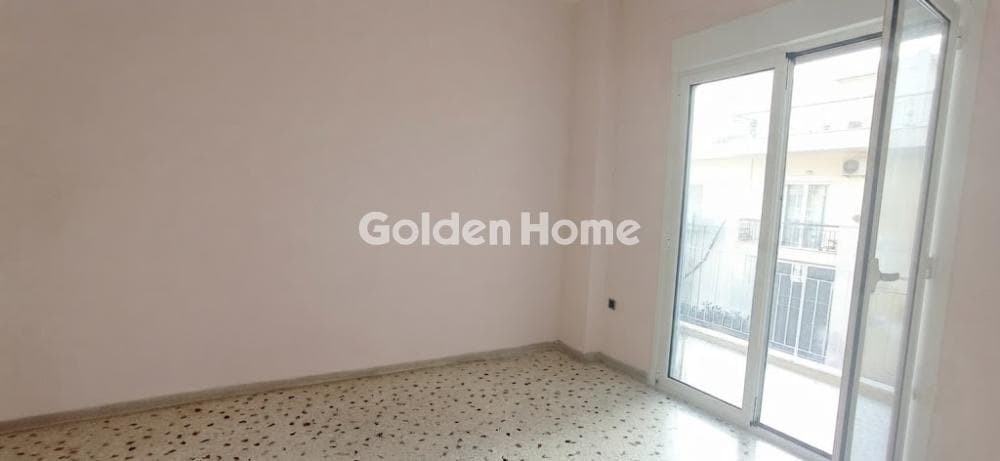 Apartment in Agios Ioannis, Neos Kosmos — Photo 1 of 10