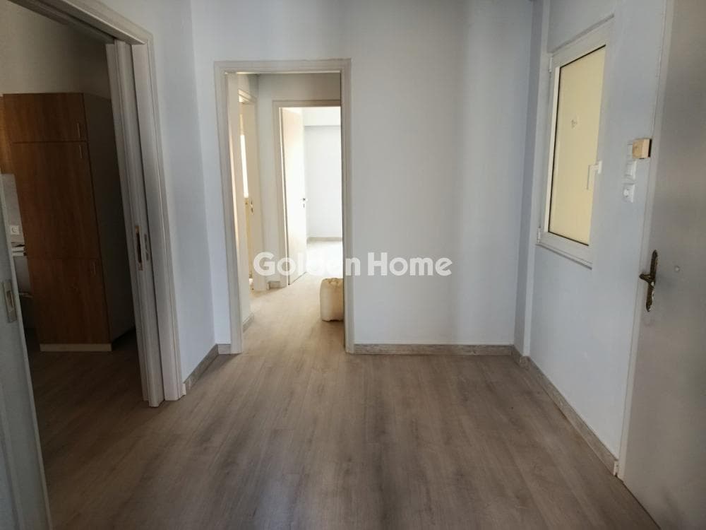 Apartment in Piraiki, Piraeus — Photo 3 of 13