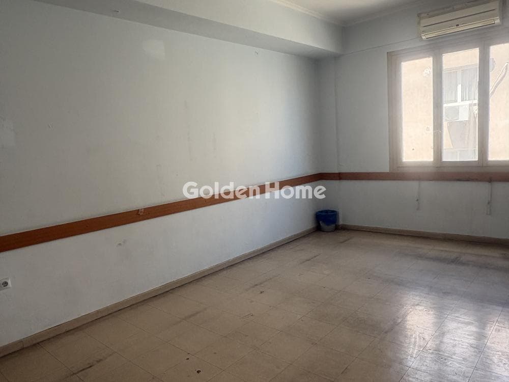 Office in Platia Kanigos, Exarchia - Neapoli — Photo 3 of 8