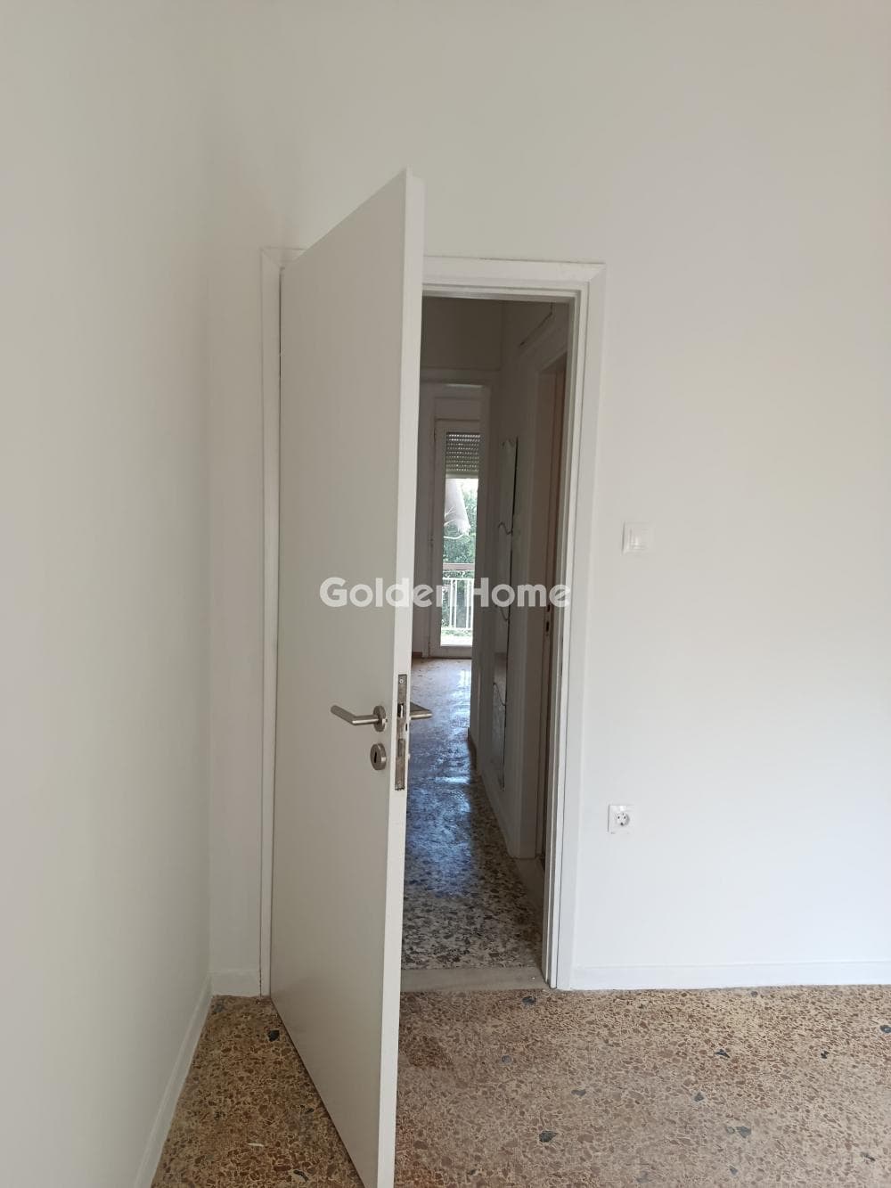 Apartment in Aspra Chomata, Peristeri — Photo 24 of 30