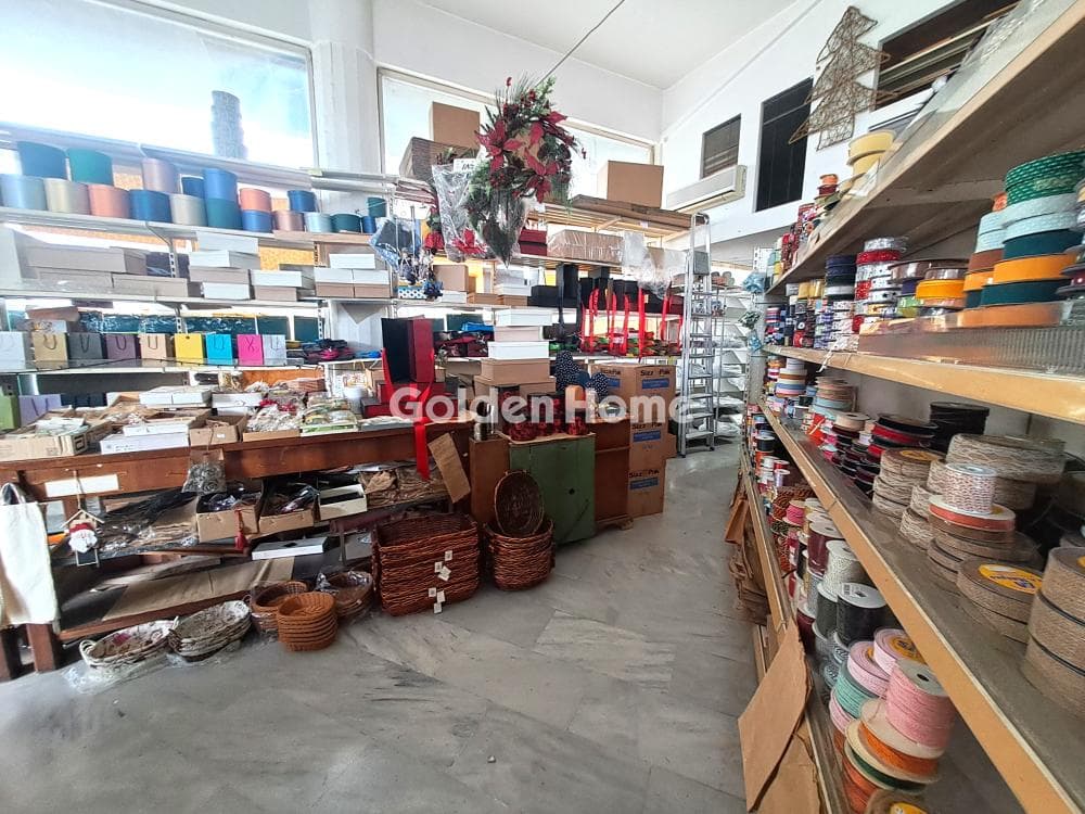 Retail Store in Trachones, Alimos — Photo 1 of 24