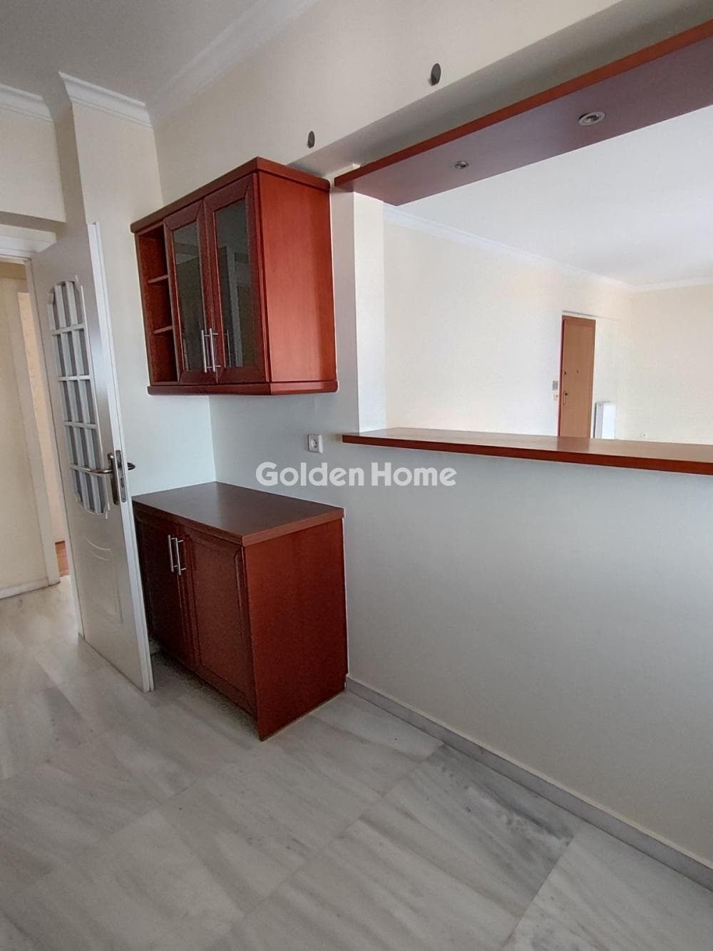Apartment in Kareas, Vironas — Photo 14 of 24