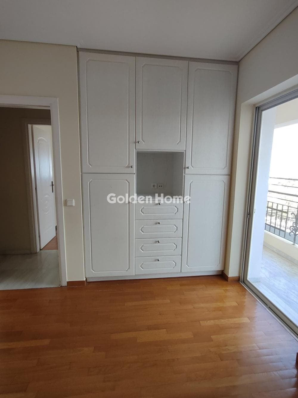 Apartment in Kareas, Vironas — Photo 19 of 24