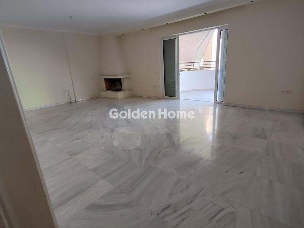 Apartment in Kareas, Vironas — Photo 7 of 24