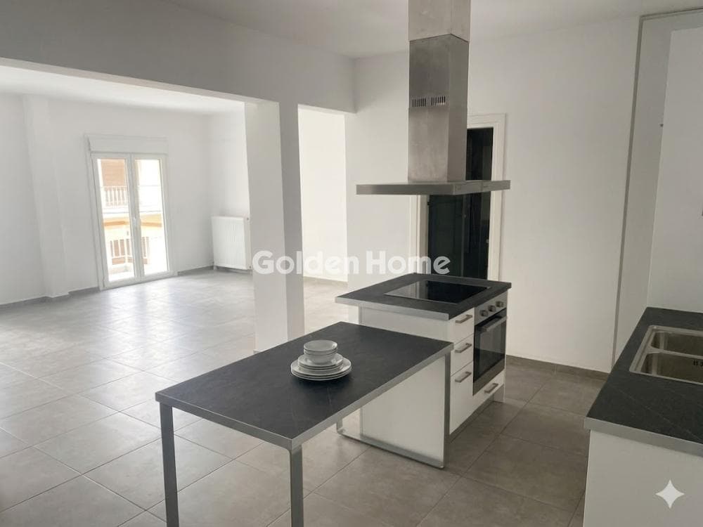 Apartment in Lofos Filaretou, Kalithea — Photo 1 of 34