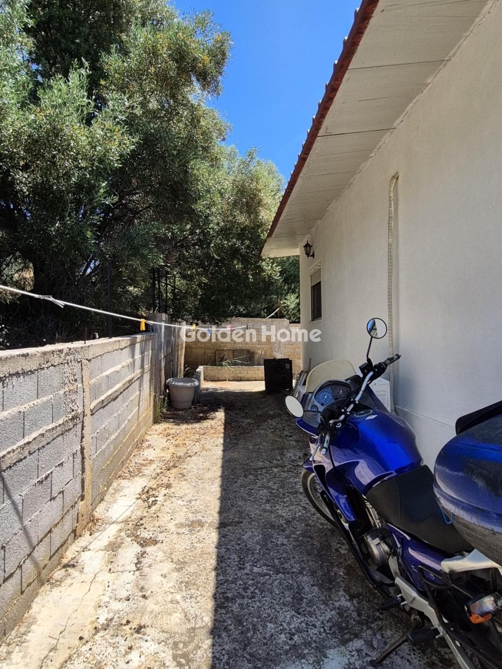House in Perani, Salamina — Photo 11 of 13