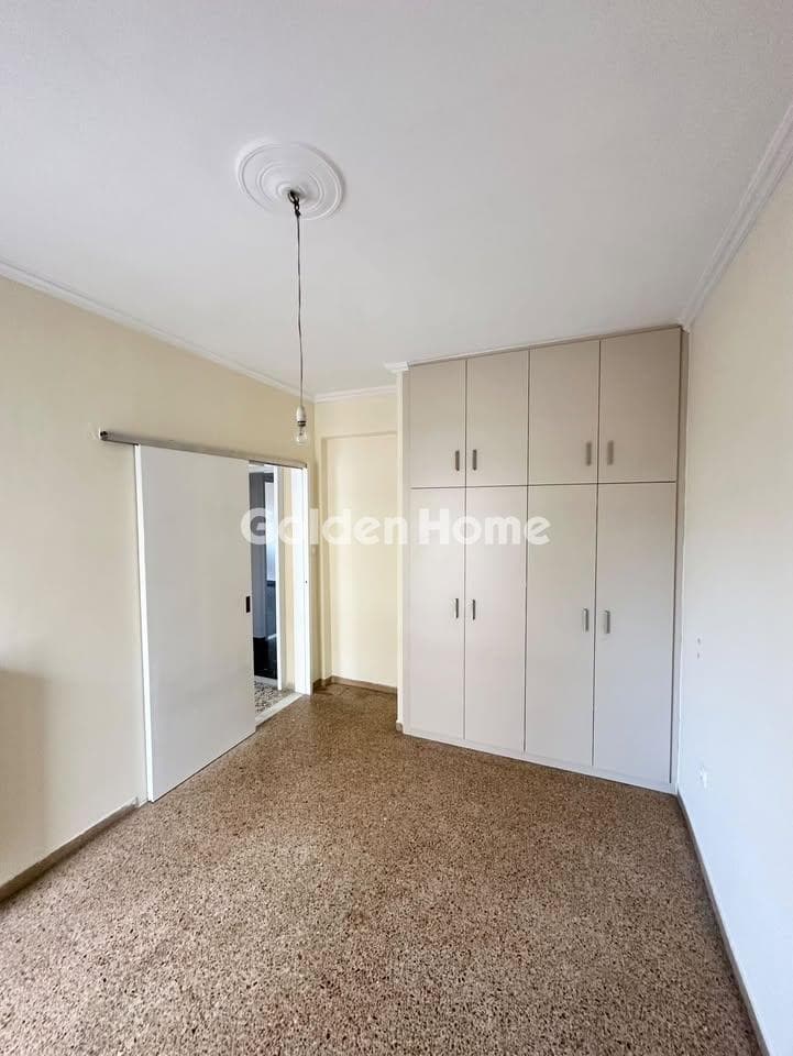 Apartment in Pefkakia, Nea Ionia — Photo 3 of 13