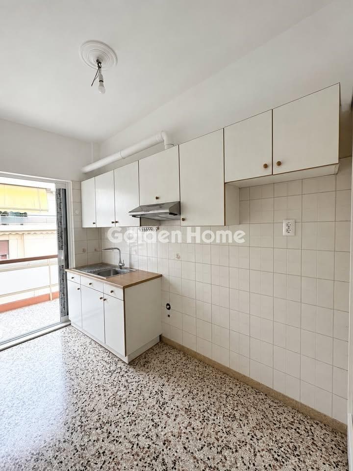 Apartment in Pefkakia, Nea Ionia — Photo 9 of 13