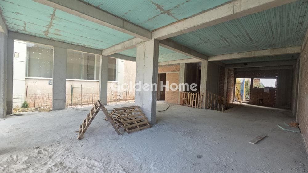 Retail Store in Perivolia, Messatida — Photo 1 of 16