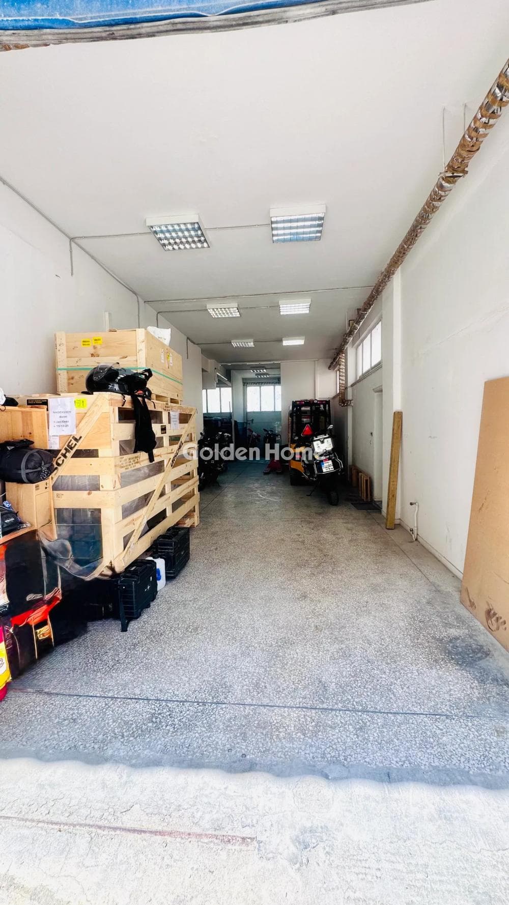 Retail Store in Palies Koukouvaounes, Metamorfosi — Photo 8 of 11