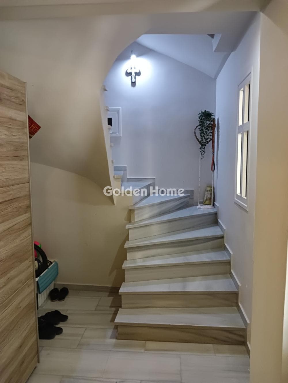 Μονοκατοικία στην Λυκότρυπα, Μεταμόρφωση — Φωτογραφία 1 από 31