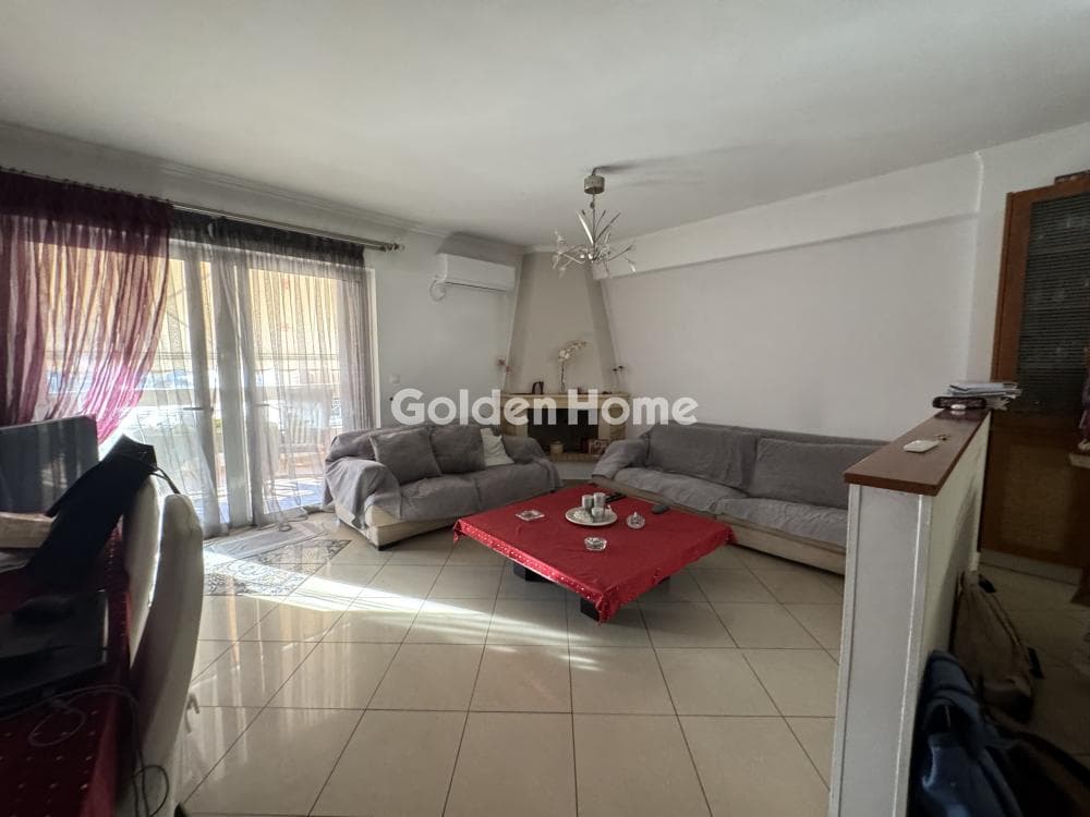 Apartment in Eleftherias square, Koridallos — Photo 1 of 19