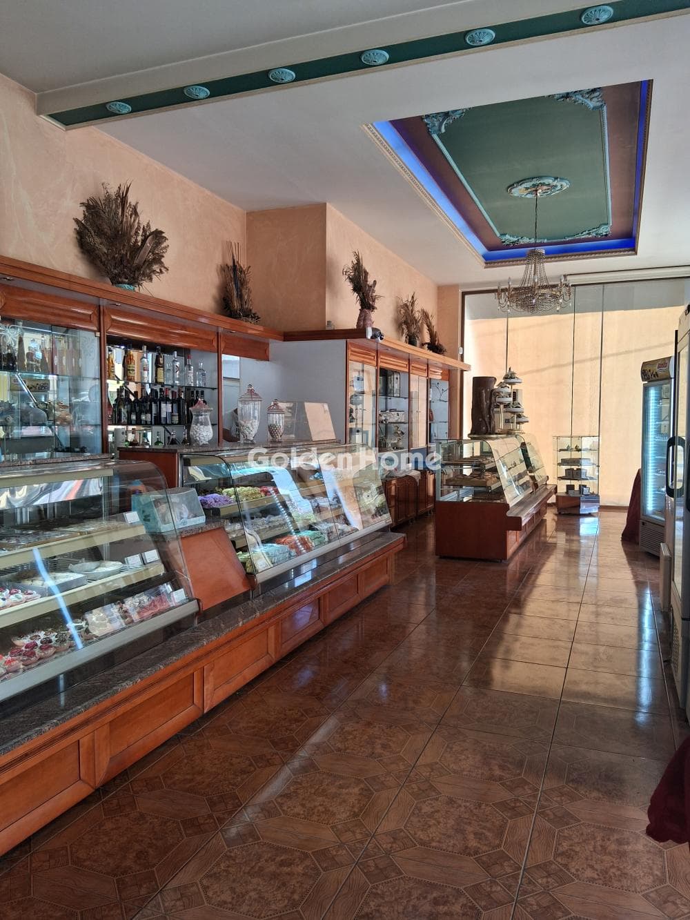 Retail Store in Neo Aigaleo, Aigaleo — Photo 2 of 15