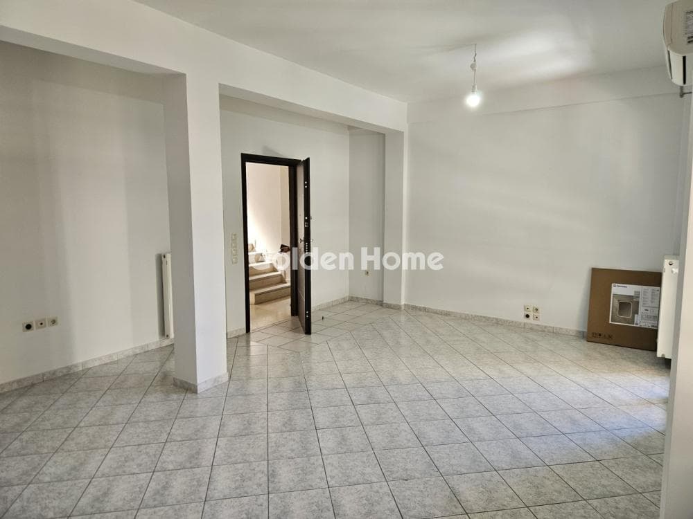 Apartment in Labrini, Galatsi — Photo 1 of 15