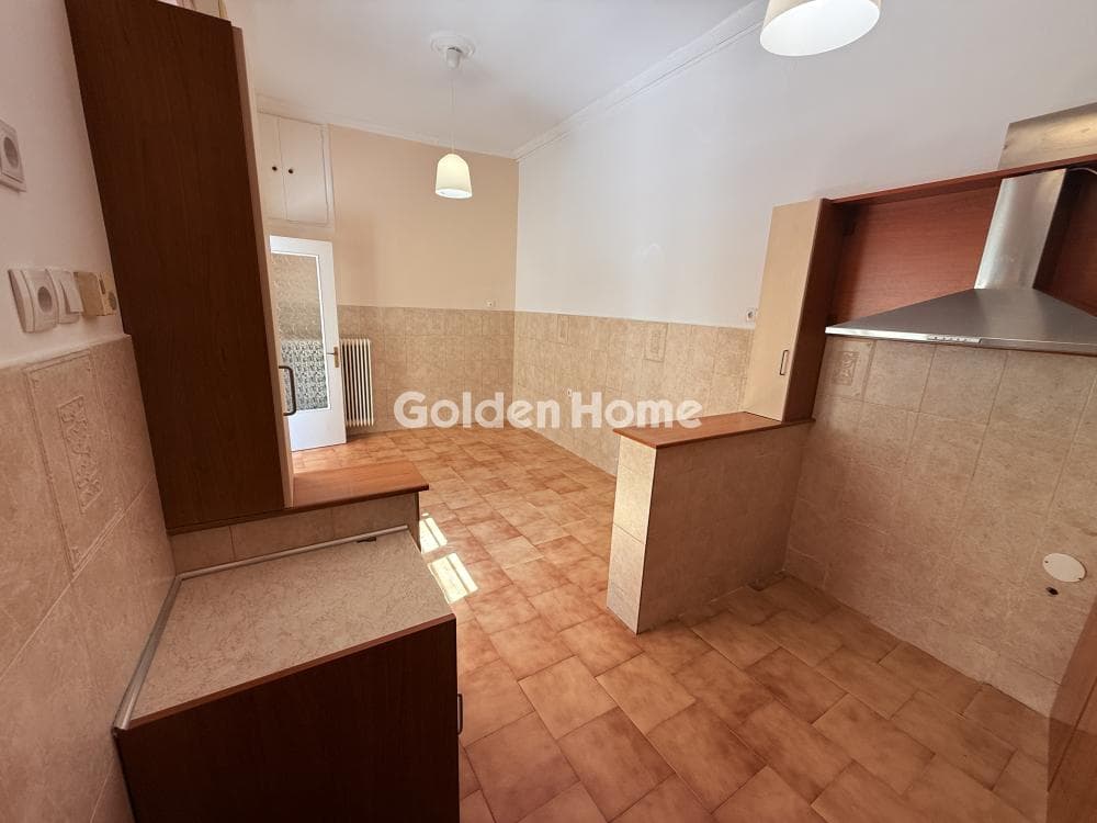 Apartment in Viamax, Peristeri — Photo 1 of 20