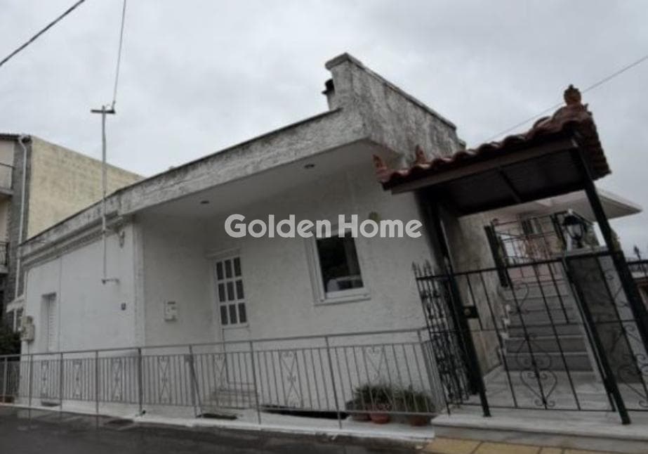 House in Kapandriti, Com. Kapandriti — Photo 1 of 2
