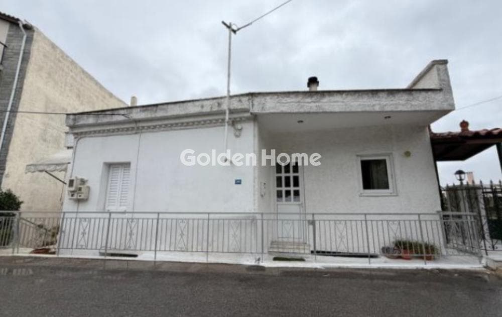 House in Kapandriti, Com. Kapandriti — Photo 2 of 2