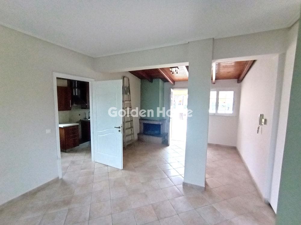 Apartment in Center, Metamorfosi — Photo 3 of 19