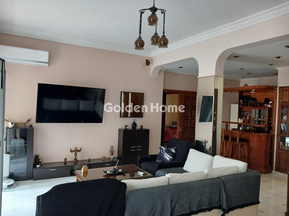 Apartment in Agia Sofia, Piraeus — Photo 1 of 20