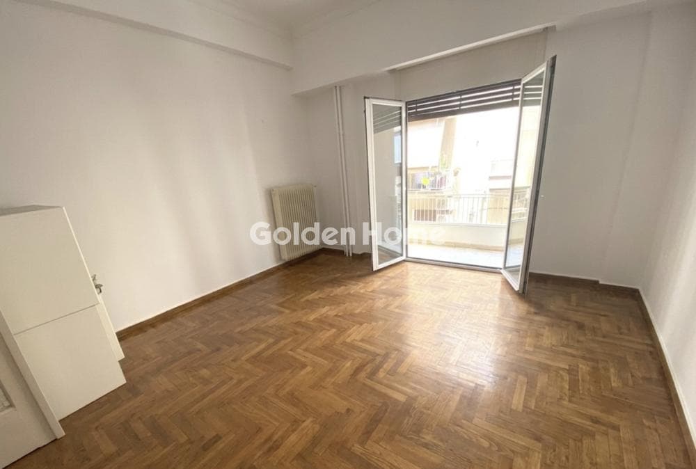 Apartment in Kipseli, Kipseli — Photo 1 of 17