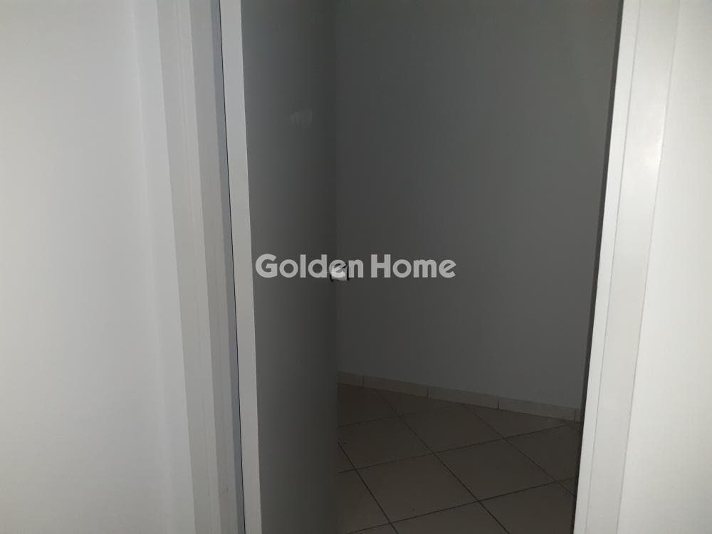 Retail Store in Center, Nea Chalkidona — Photo 12 of 12