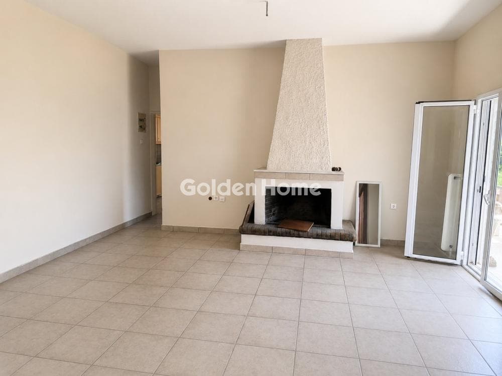 Apartment in Nireas, Rafina — Photo 1 of 8