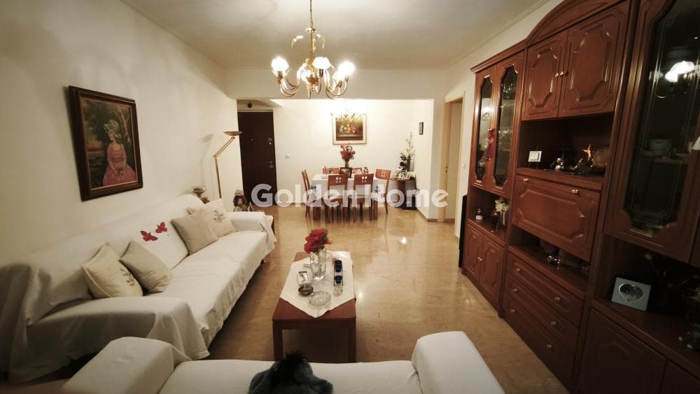 Apartment in Neo Faliro, Piraeus — Photo 1 of 17