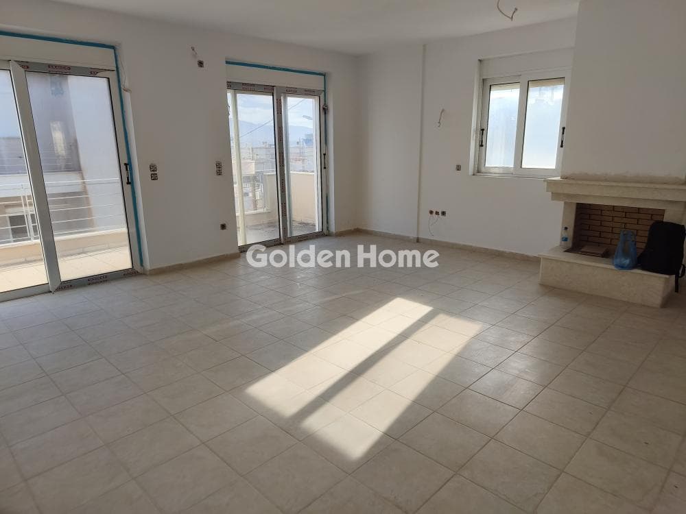 Apartment in Nea Olimpia, Kamatero — Photo 1 of 12