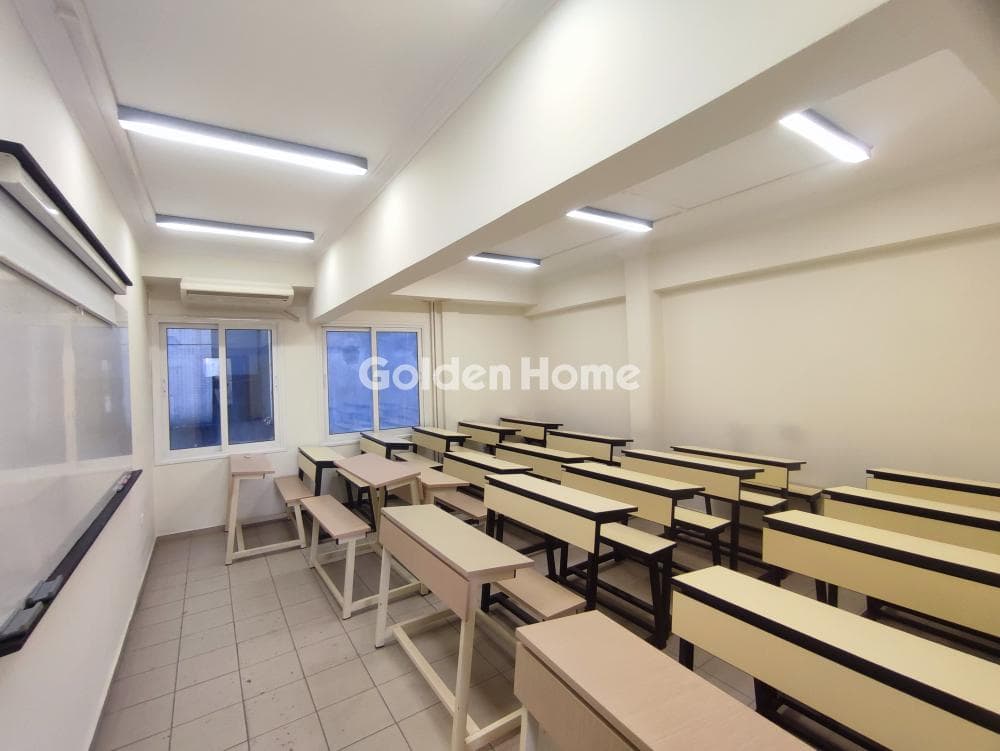 Γραφείο στην Πλατεία Κάνιγγος, Εξάρχεια - Νεάπολη — Φωτογραφία 1 από 12