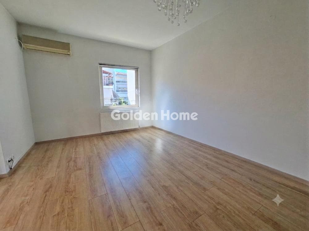 Apartment in Paradeisos, Agia Paraskevi — Photo 4 of 18