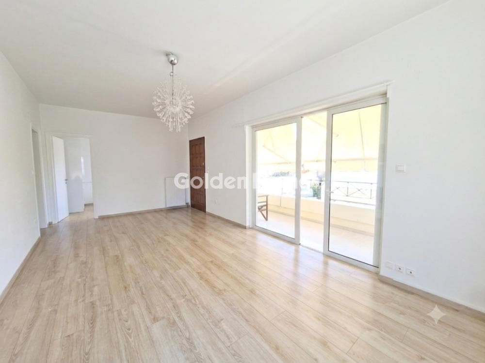 Apartment in Paradeisos, Agia Paraskevi — Photo 1 of 18
