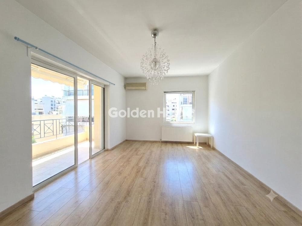 Apartment in Paradeisos, Agia Paraskevi — Photo 2 of 18