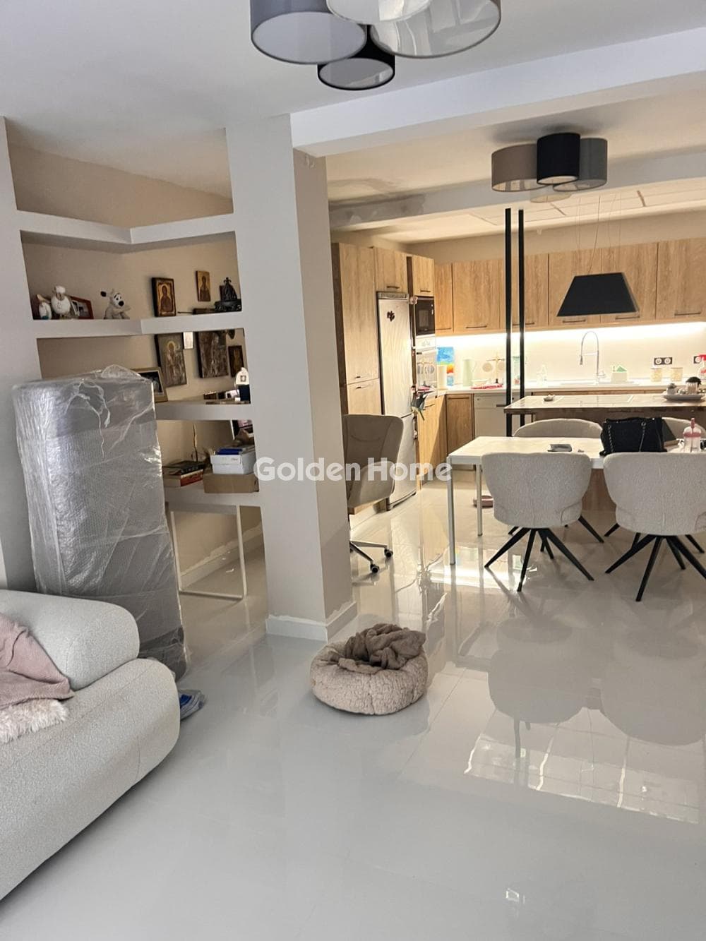 Apartment in Aspra Chomata, Nikaia — Photo 2 of 17
